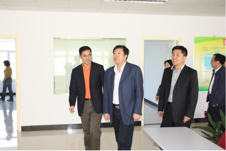 虫虫漫画部农村司郭志伟副司长莅临我单位调研指导